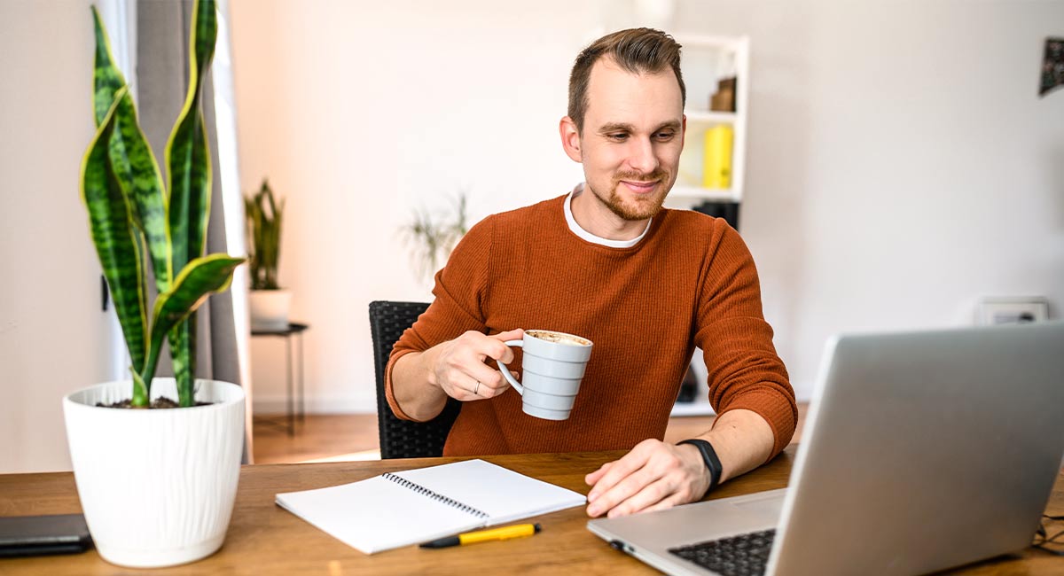 les défis des freelancers et l'importance d'un dossier juridique pour créer une entreprise.
